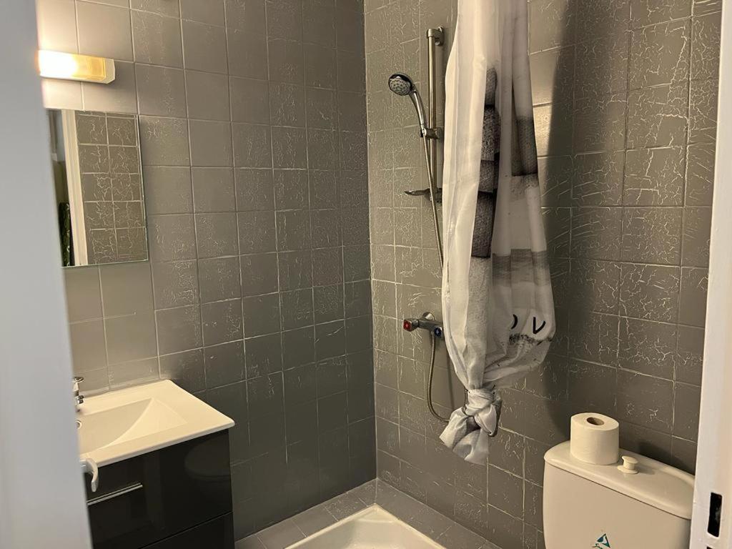 Agreable Appartement En Rez-De-Jardin A 450M De La Mer Sainte-Anne Kültér fotó