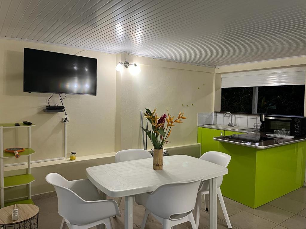 Agreable Appartement En Rez-De-Jardin A 450M De La Mer Sainte-Anne Kültér fotó
