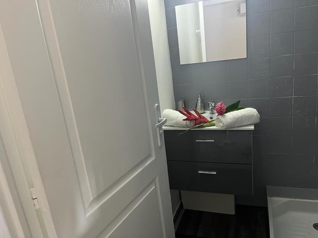 Agreable Appartement En Rez-De-Jardin A 450M De La Mer Sainte-Anne Kültér fotó