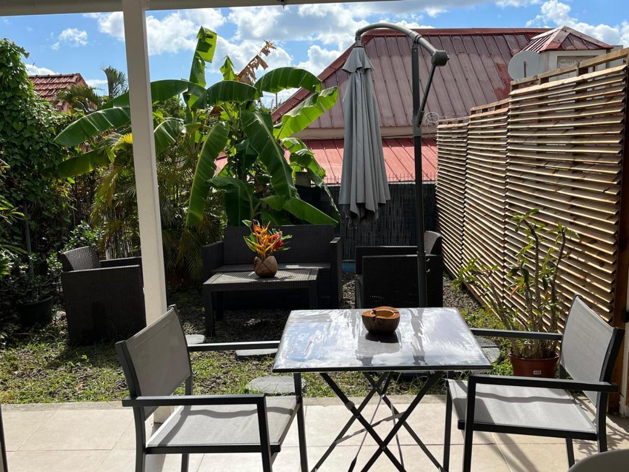 Agreable Appartement En Rez-De-Jardin A 450M De La Mer Sainte-Anne Kültér fotó